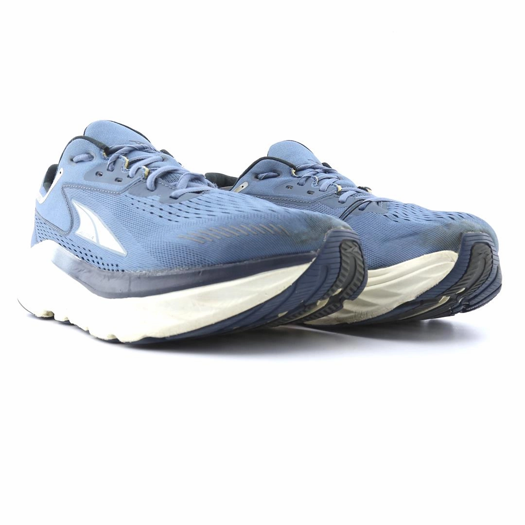ALTRA VIA OLYMPUS lightweight athletic shoe look