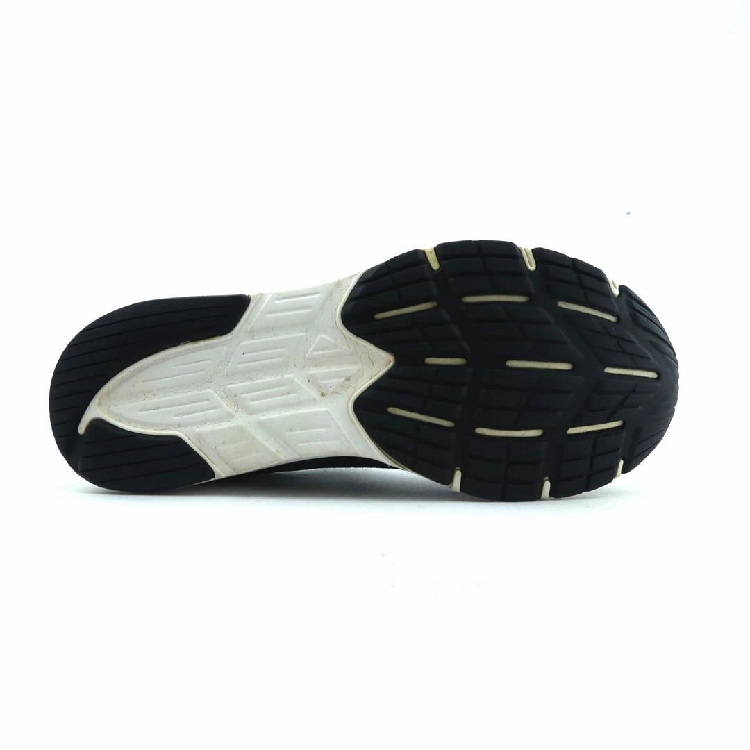 ASICS AMPLICA lightweight athletic shoe visuals