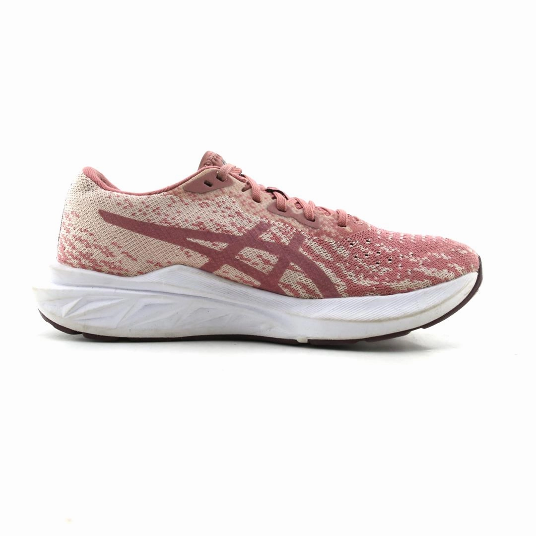 ASICS DYNABLAST 2 lightweight athletic shoe visuals