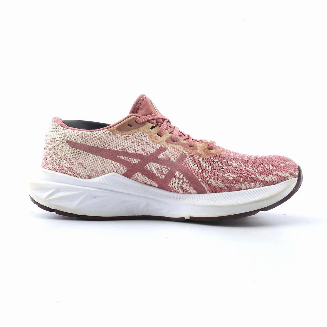 ASICS DYNABLAST 2 lightweight athletic shoe visuals