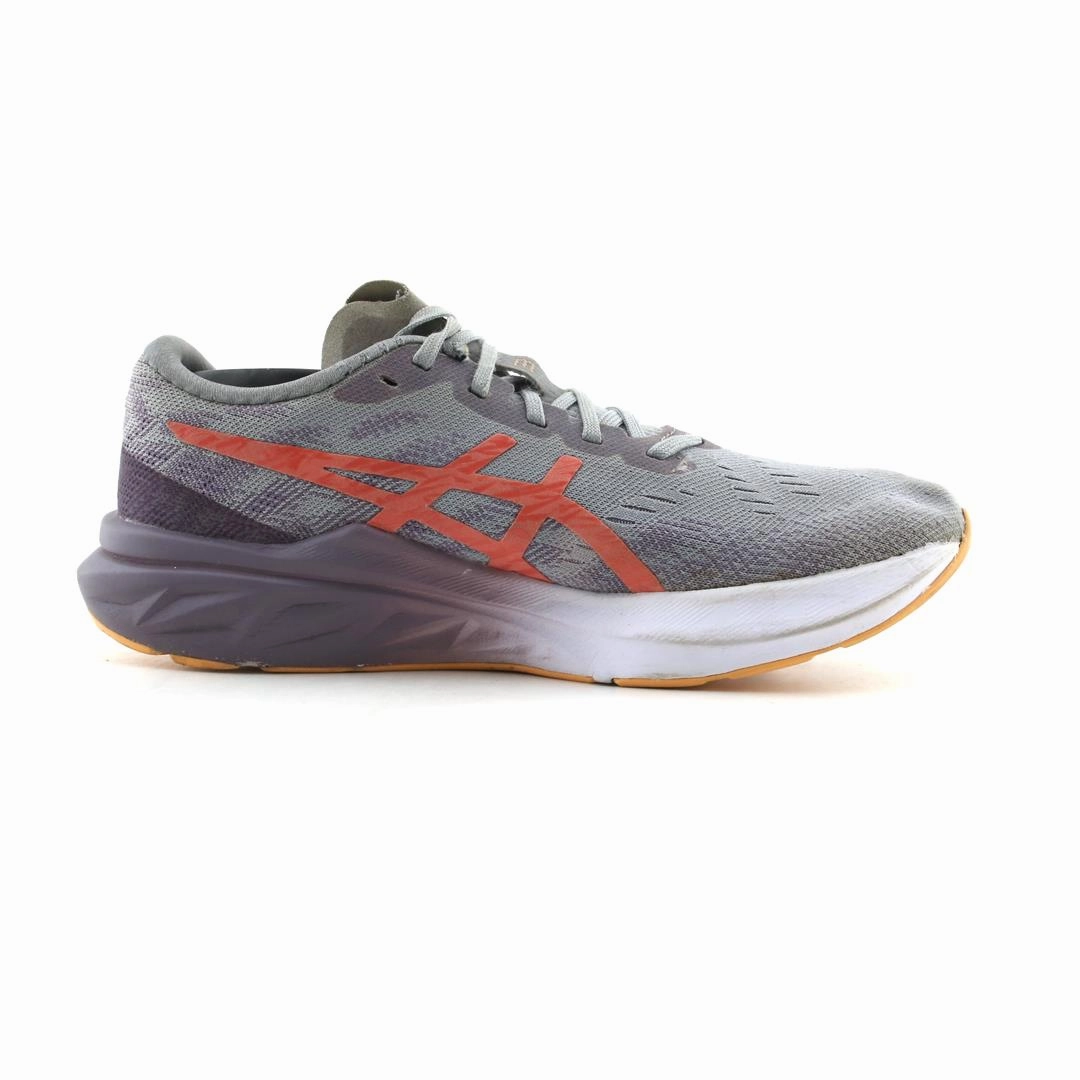 ASICS DYNABLAST 3 sporty Asics footwear images