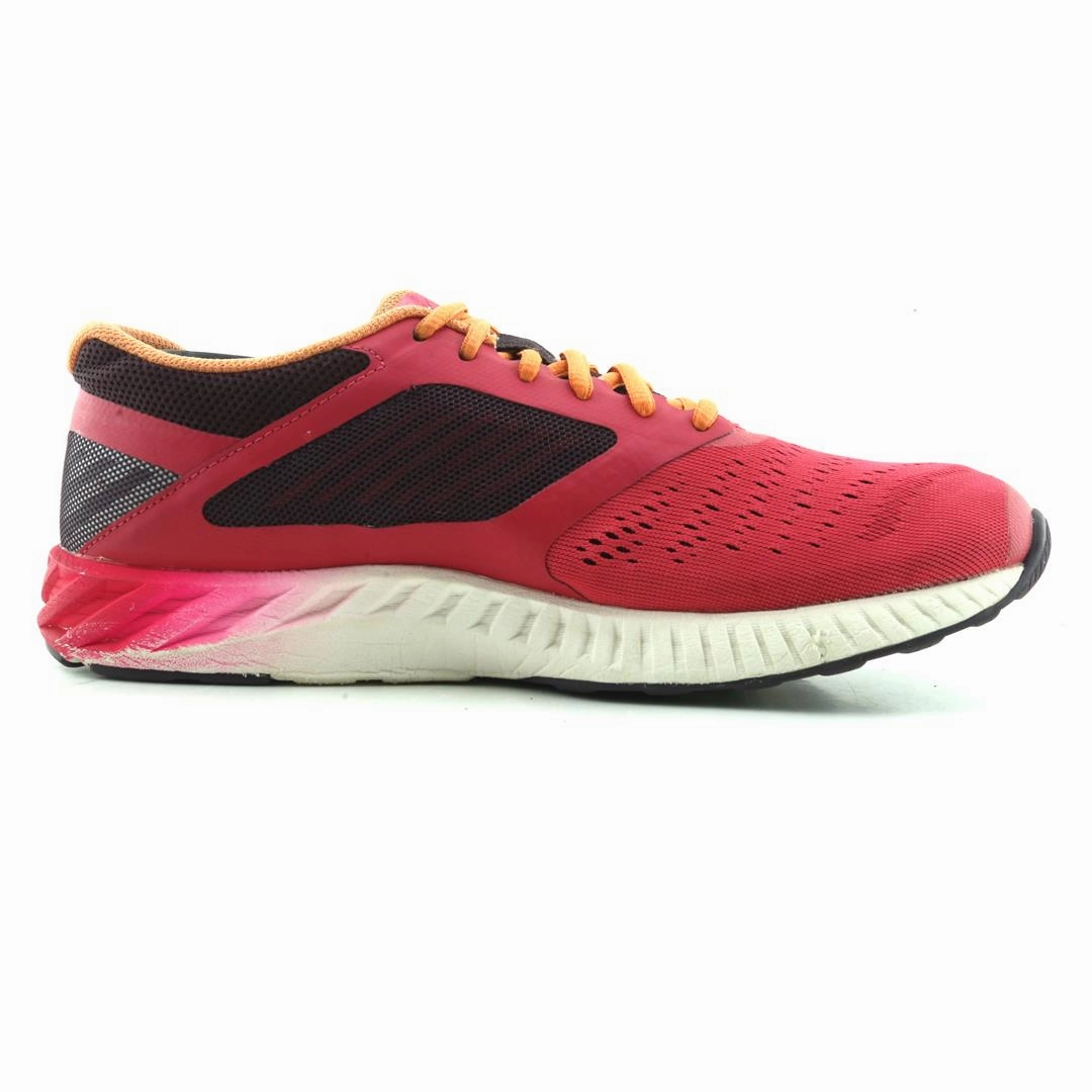 ASICS FUZE X LYTE lightweight athletic shoe visuals