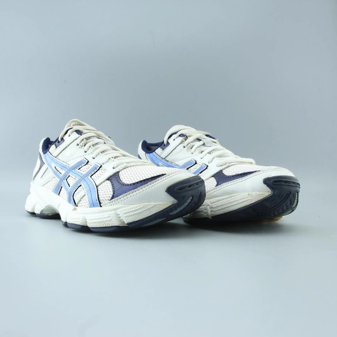 ASICS GEL-190 TR performance running shoe photos