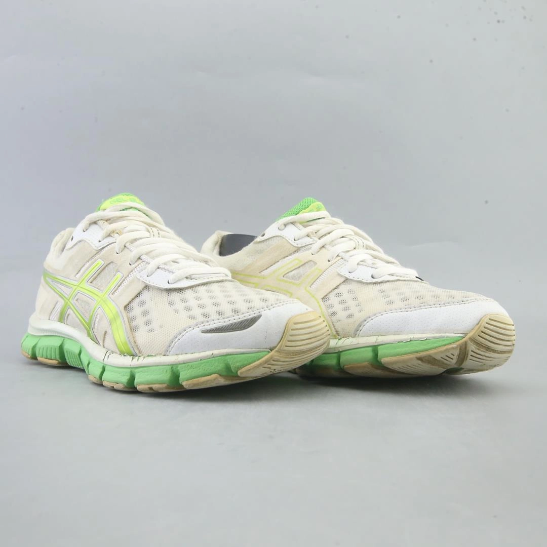 ASICS GEL BLUR 33 lightweight athletic shoe visuals