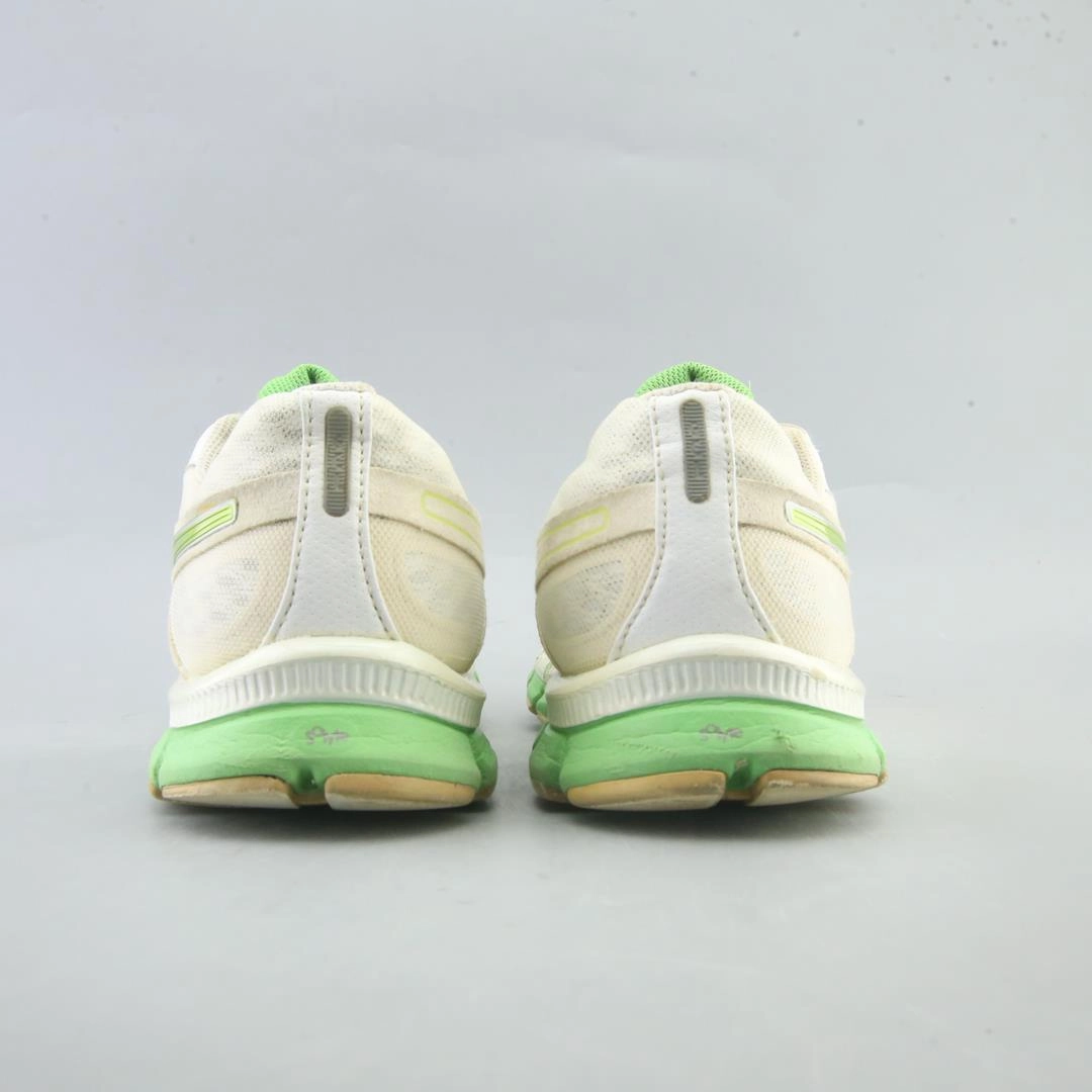 ASICS GEL BLUR 33 lightweight athletic shoe visuals