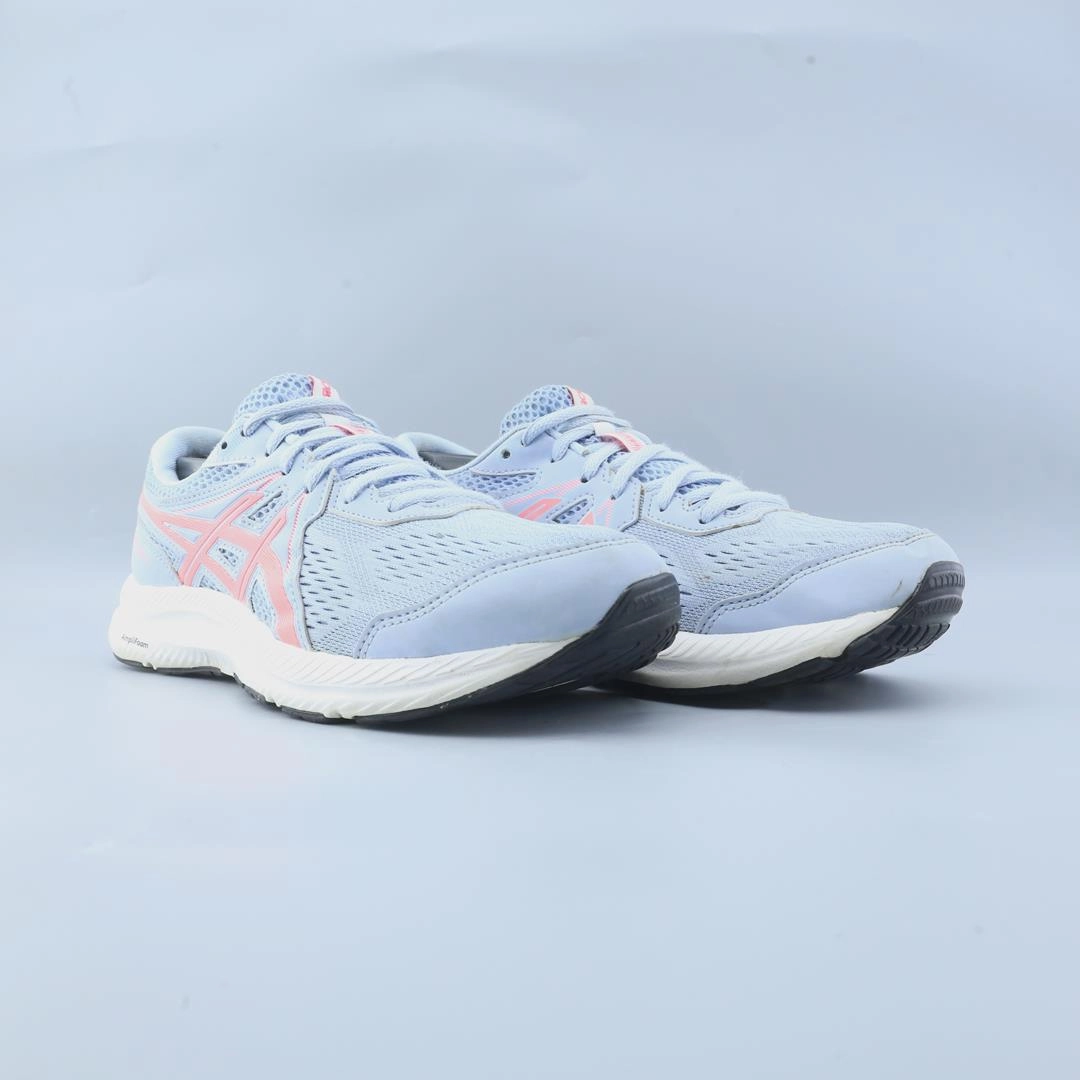 ASICS GEL CONTEND 7 performance running shoe photos