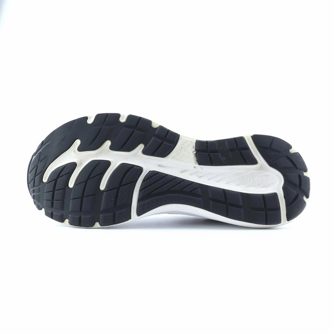 ASICS GEL CONTEND 7 performance running shoe photos