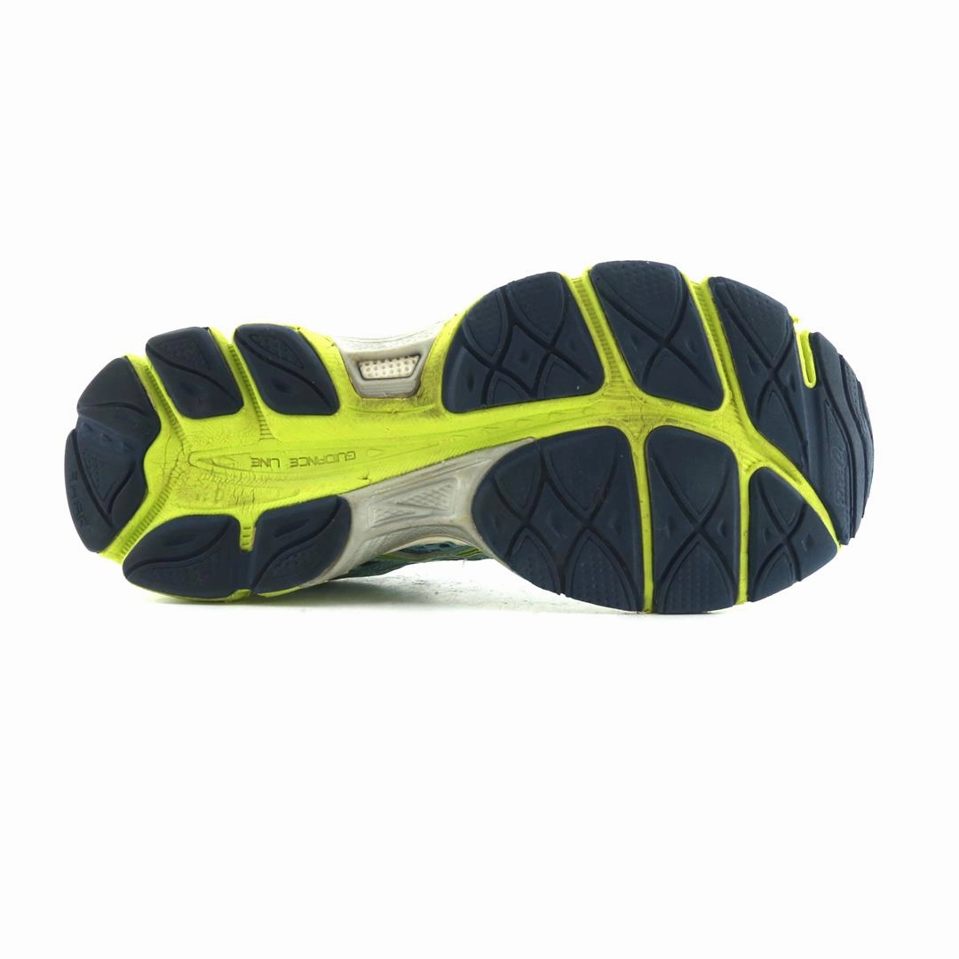 ASICS GEL-CUMULUS 16 lightweight athletic shoe visuals