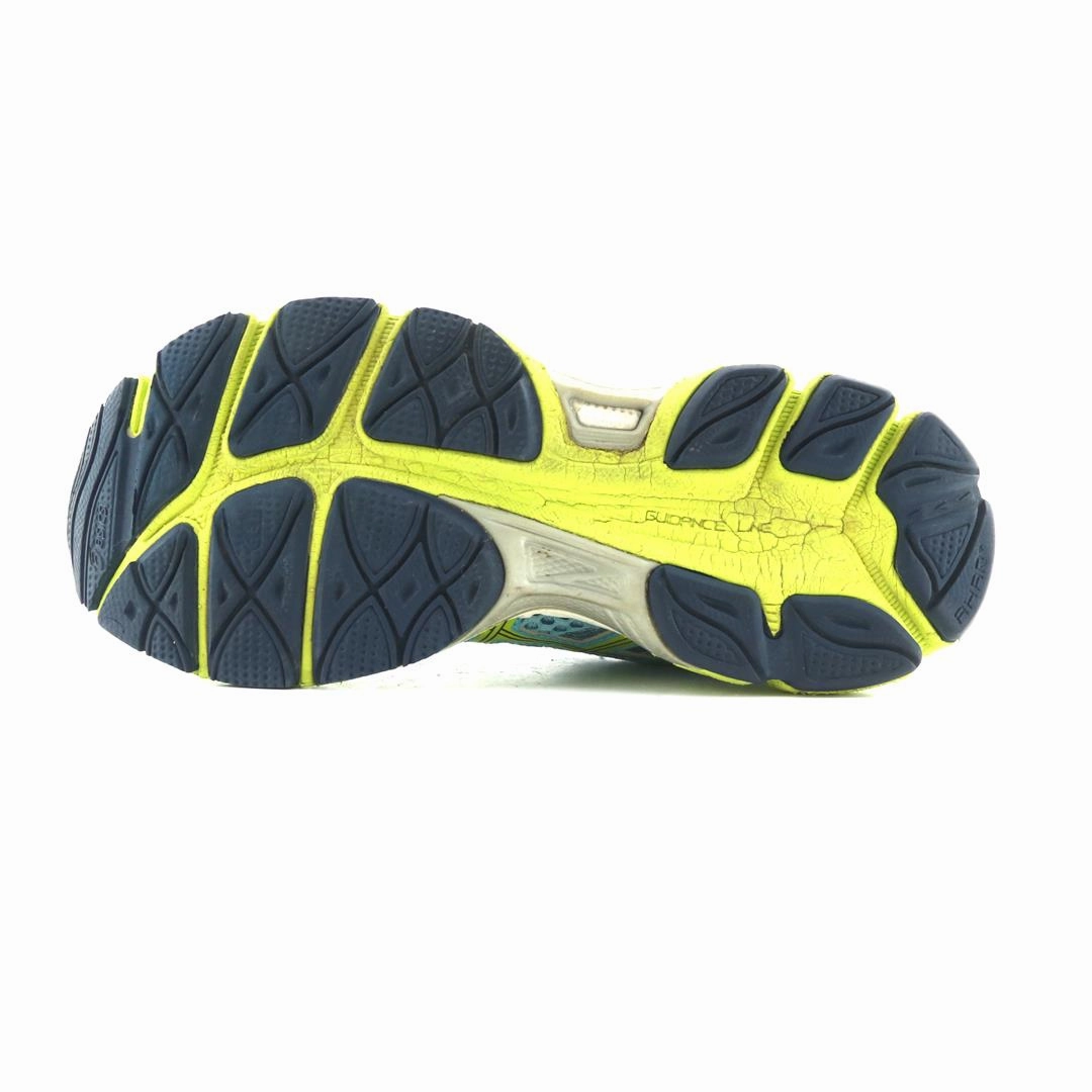 ASICS GEL-CUMULUS 16 lightweight athletic shoe visuals