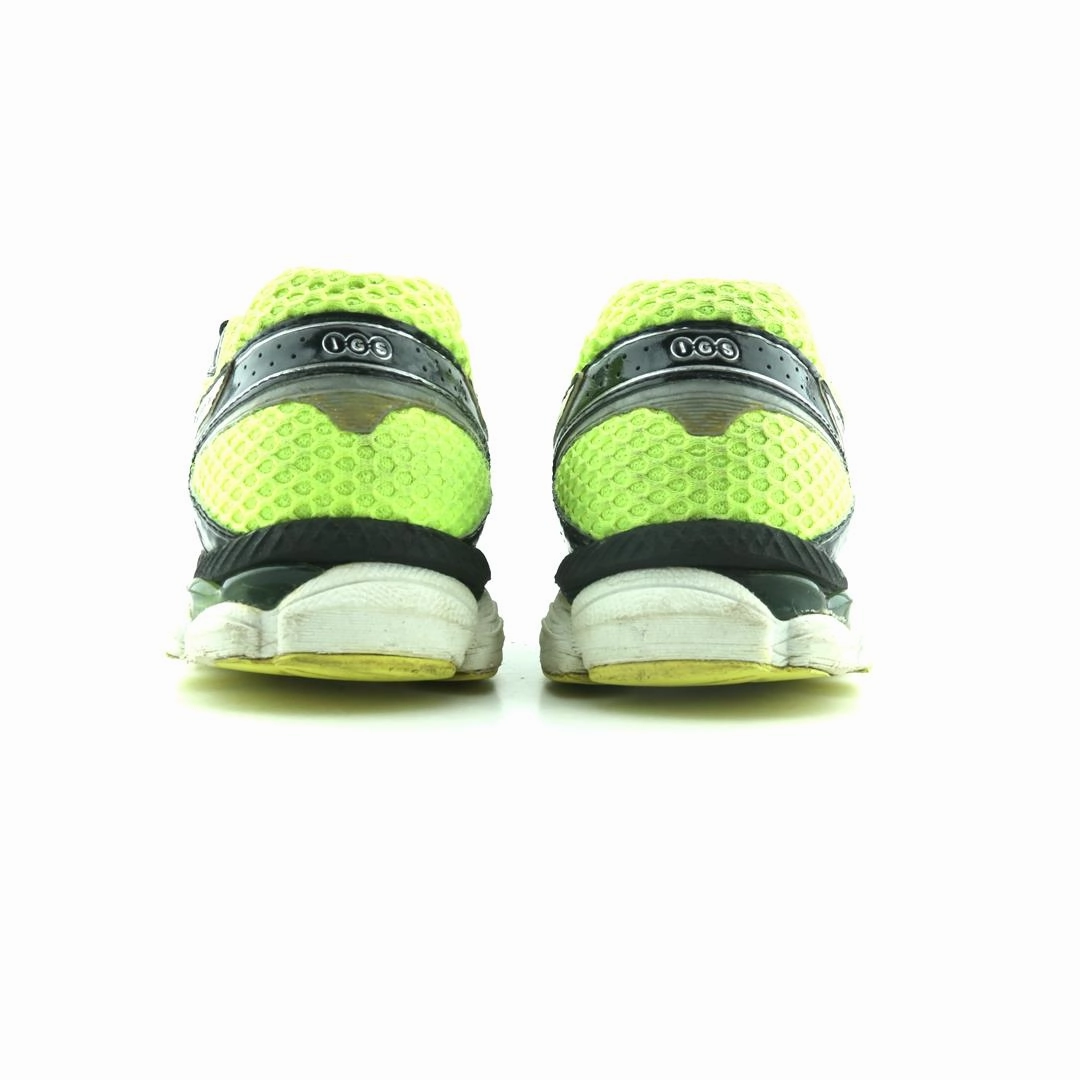 ASICS GEL-CUMULUS 16 trainer shoe design snapshots