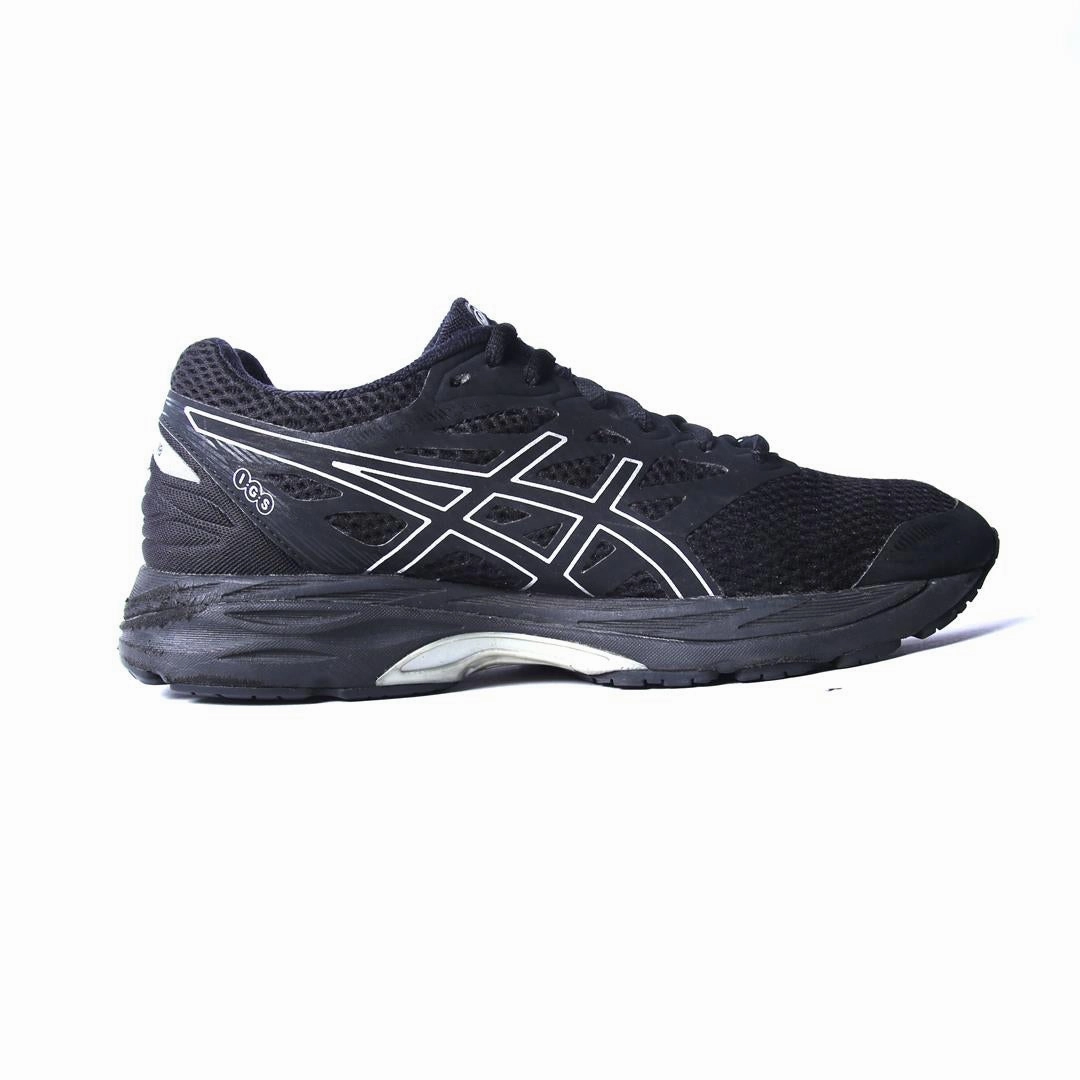 ASICS GEL-CUMULUS 18 lightweight athletic shoe visuals