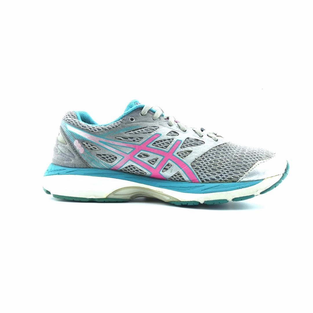 ASICS GEL CUMULUS 18 lightweight athletic shoe visuals