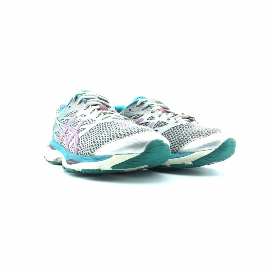 ASICS GEL CUMULUS 18 lightweight athletic shoe visuals