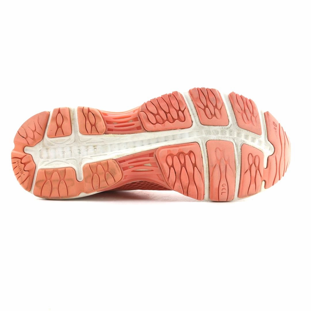 ASICS GEL-CUMULUS 19 lightweight athletic shoe visuals
