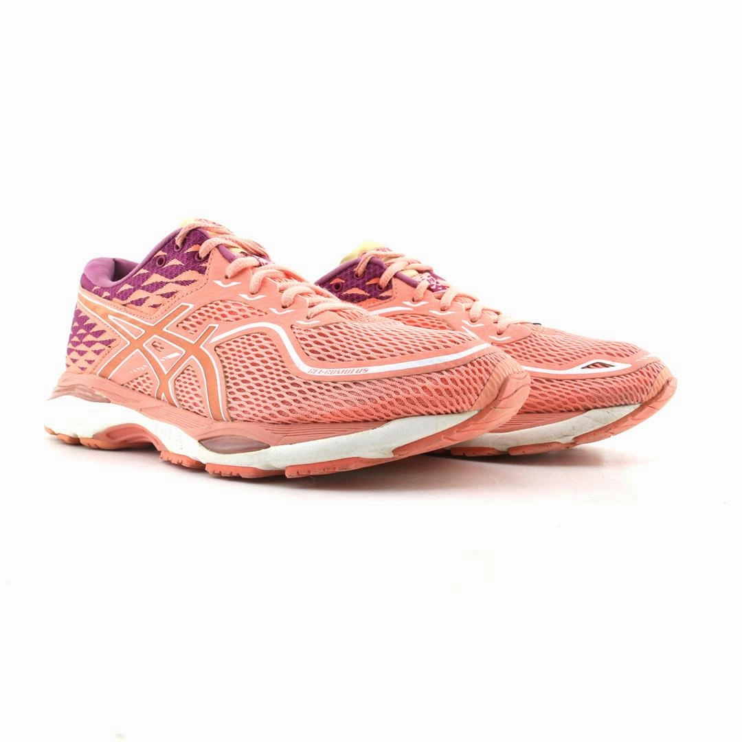 ASICS GEL-CUMULUS 19 lightweight athletic shoe visuals