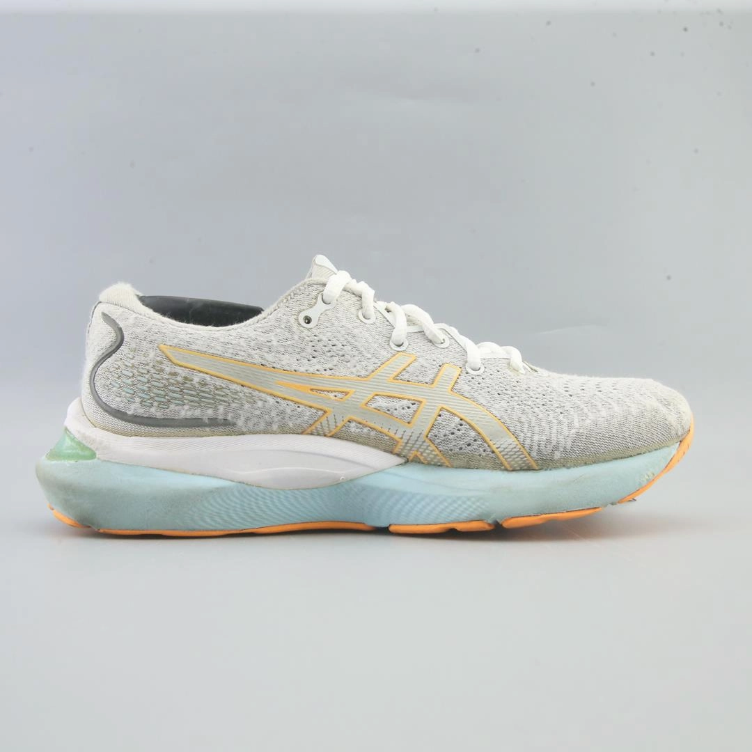 ASICS GEL-CUMULUS 21 sporty Asics footwear images