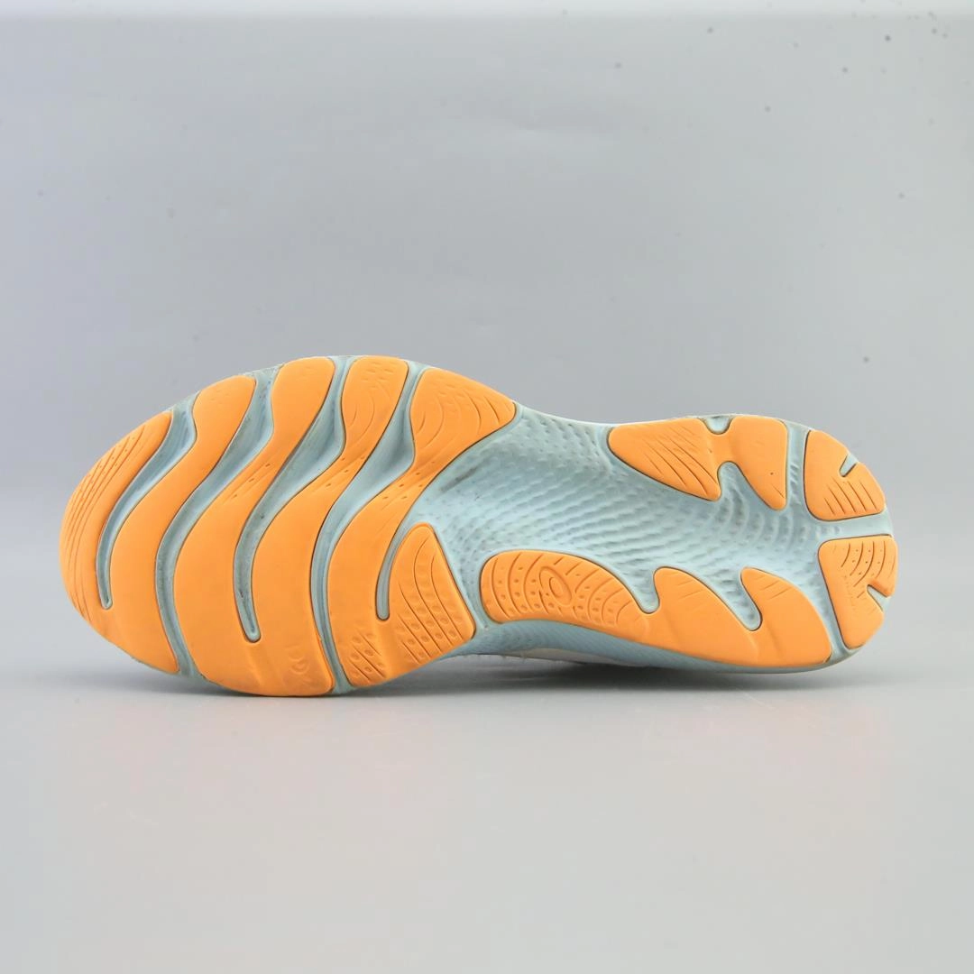 ASICS GEL-CUMULUS 21 sporty Asics footwear images