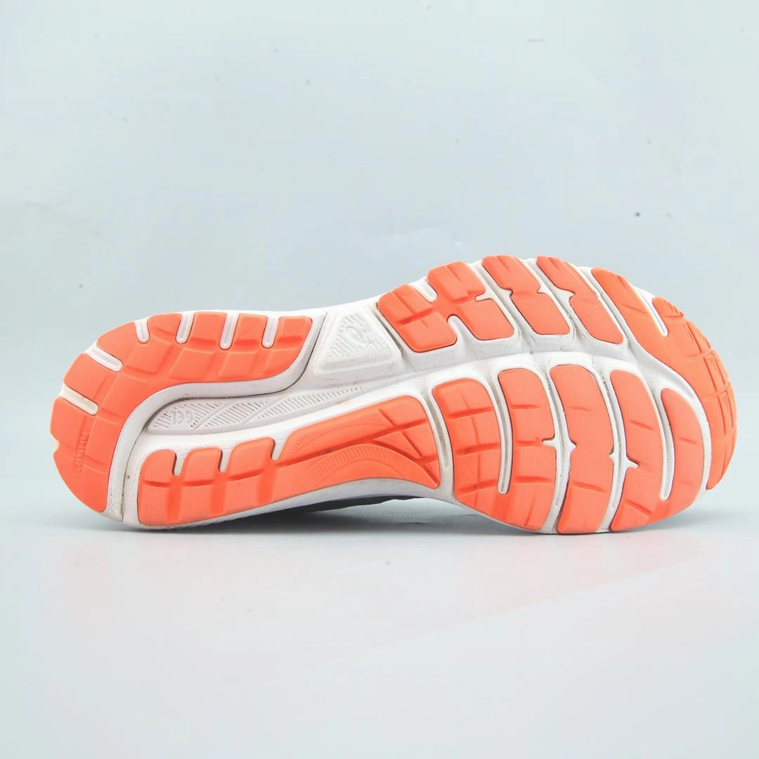ASICS GEL CUMULUS 22 performance running shoe photos