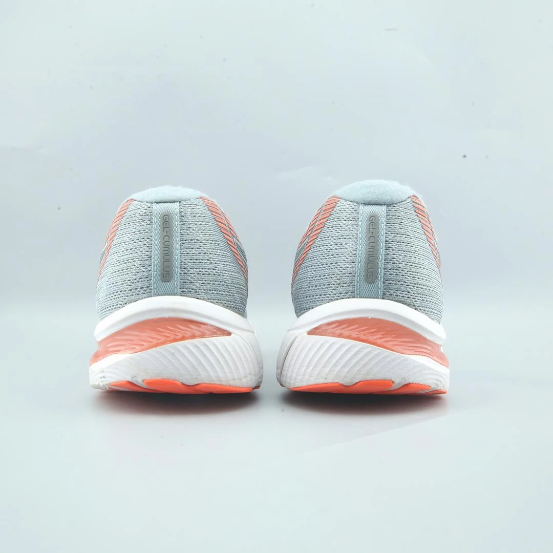 ASICS GEL CUMULUS 22 performance running shoe photos