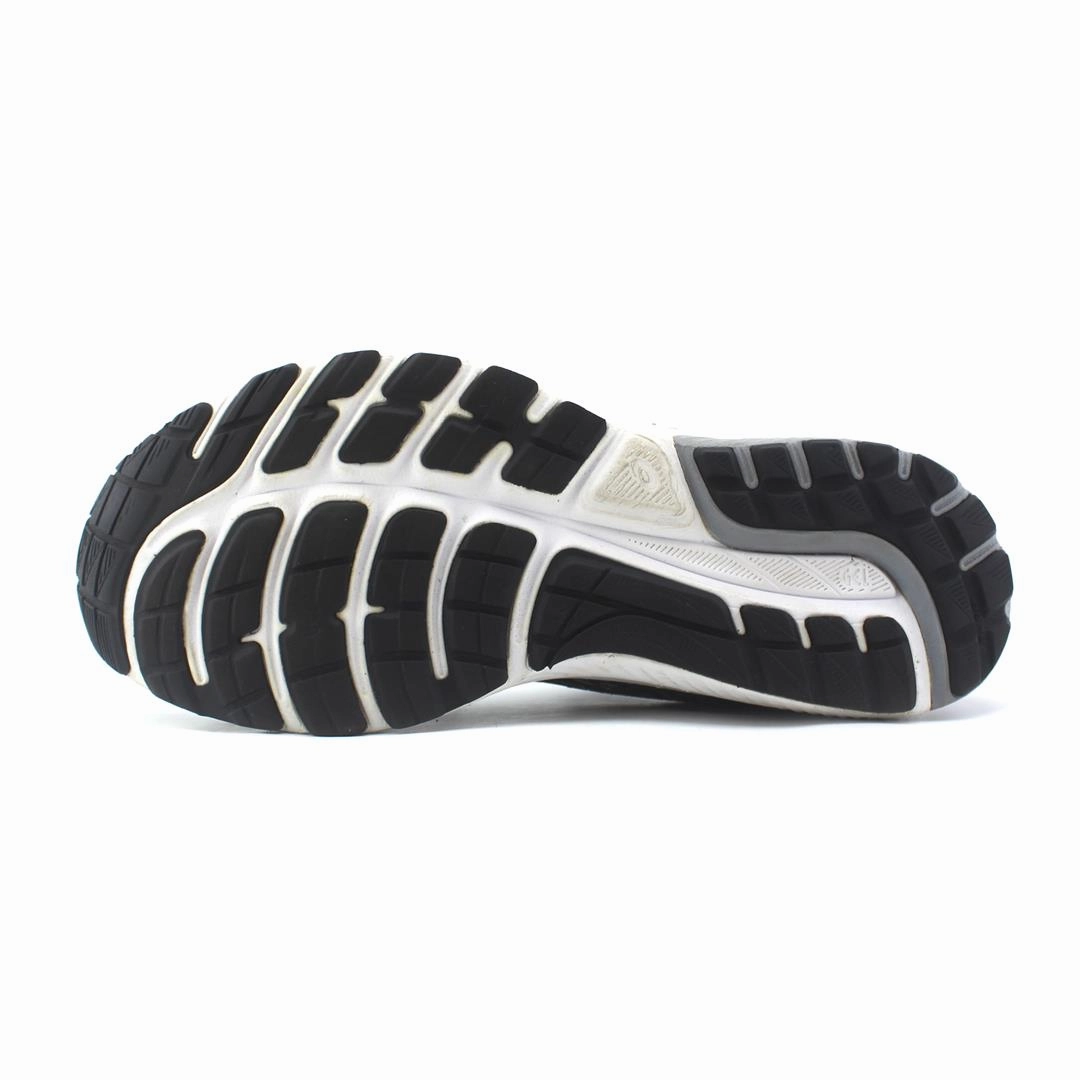 ASICS GEL CUMULUS 22 sporty Asics footwear images