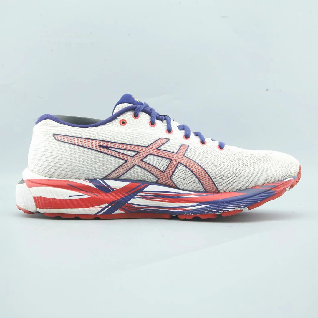 ASICS GEL-CUMULUS 22 trainer shoe design snapshots