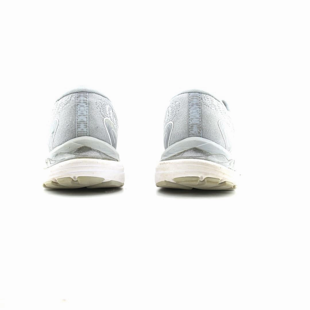 ASICS GEL-CUMULUS 23 lightweight athletic shoe visuals