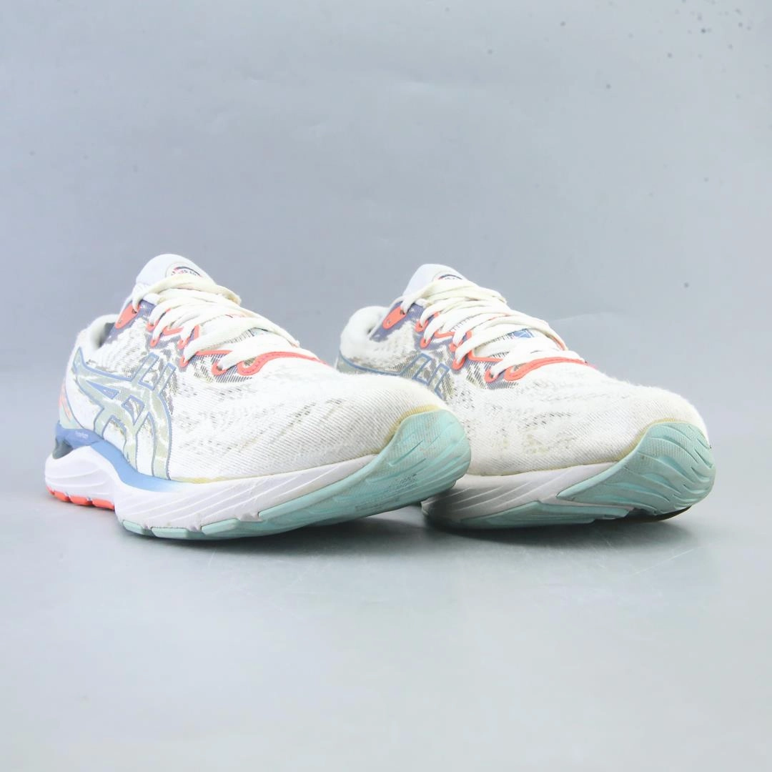 ASICS GEL-CUMULUS 23 lightweight athletic shoe visuals