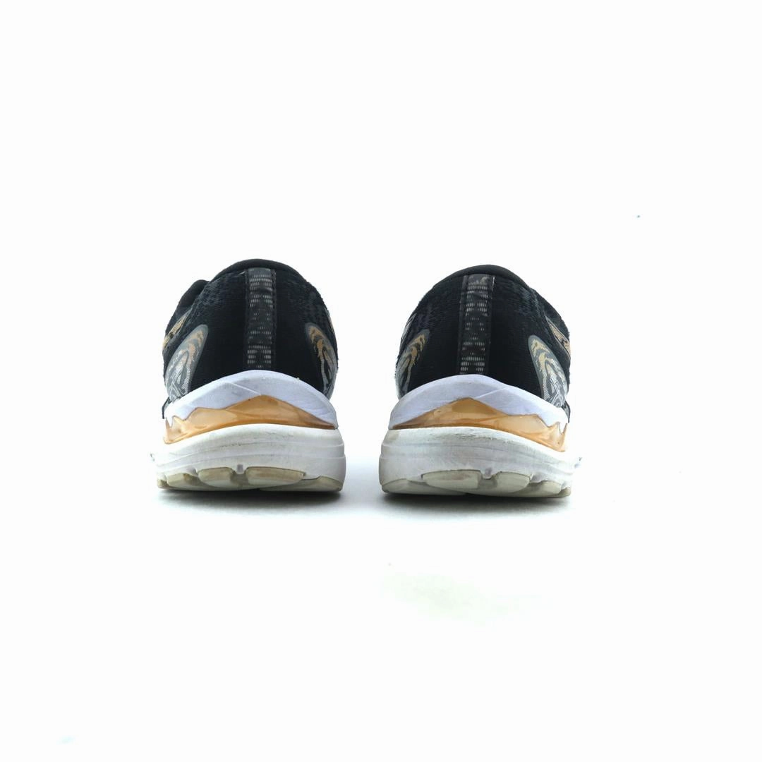ASICS GEL CUMULUS 23 performance running shoe photos