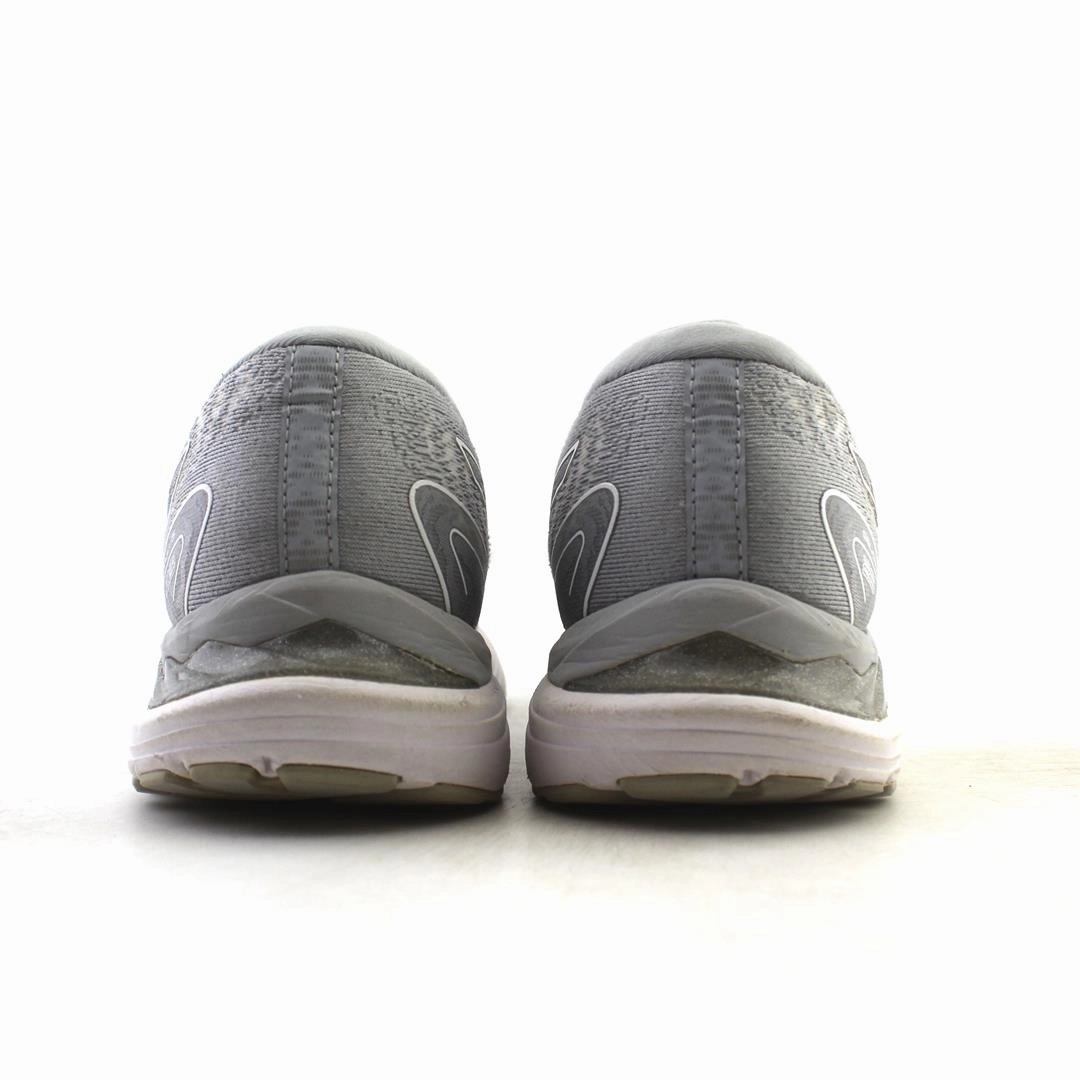 ASICS GEL CUMULUS 23 sporty Asics footwear images