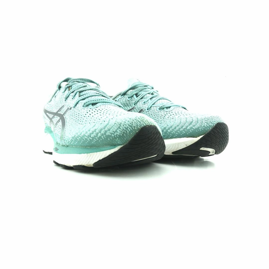 ASICS GEL CUMULUS 24 lightweight athletic shoe visuals