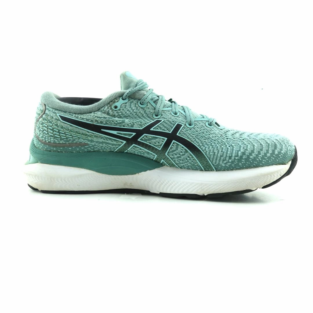 ASICS GEL CUMULUS 24 lightweight athletic shoe visuals