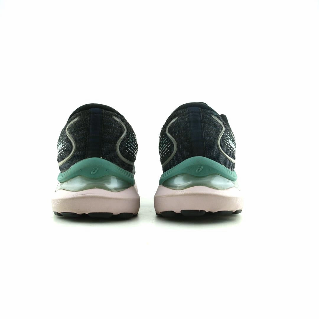ASICS GEL-CUMULUS 24 sporty Asics footwear images