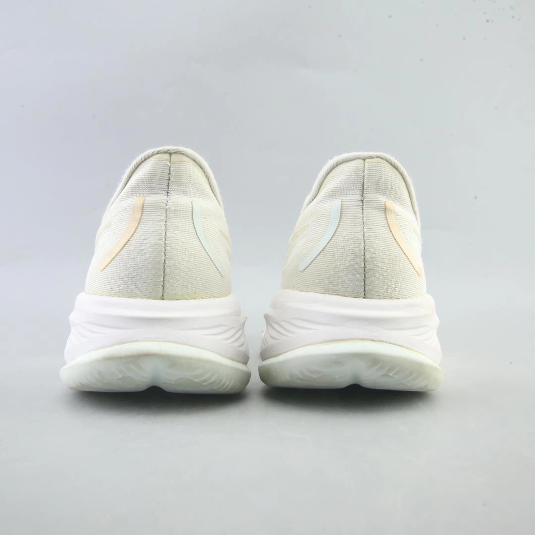 ASICS GEL CUMULUS 26 performance running shoe photos