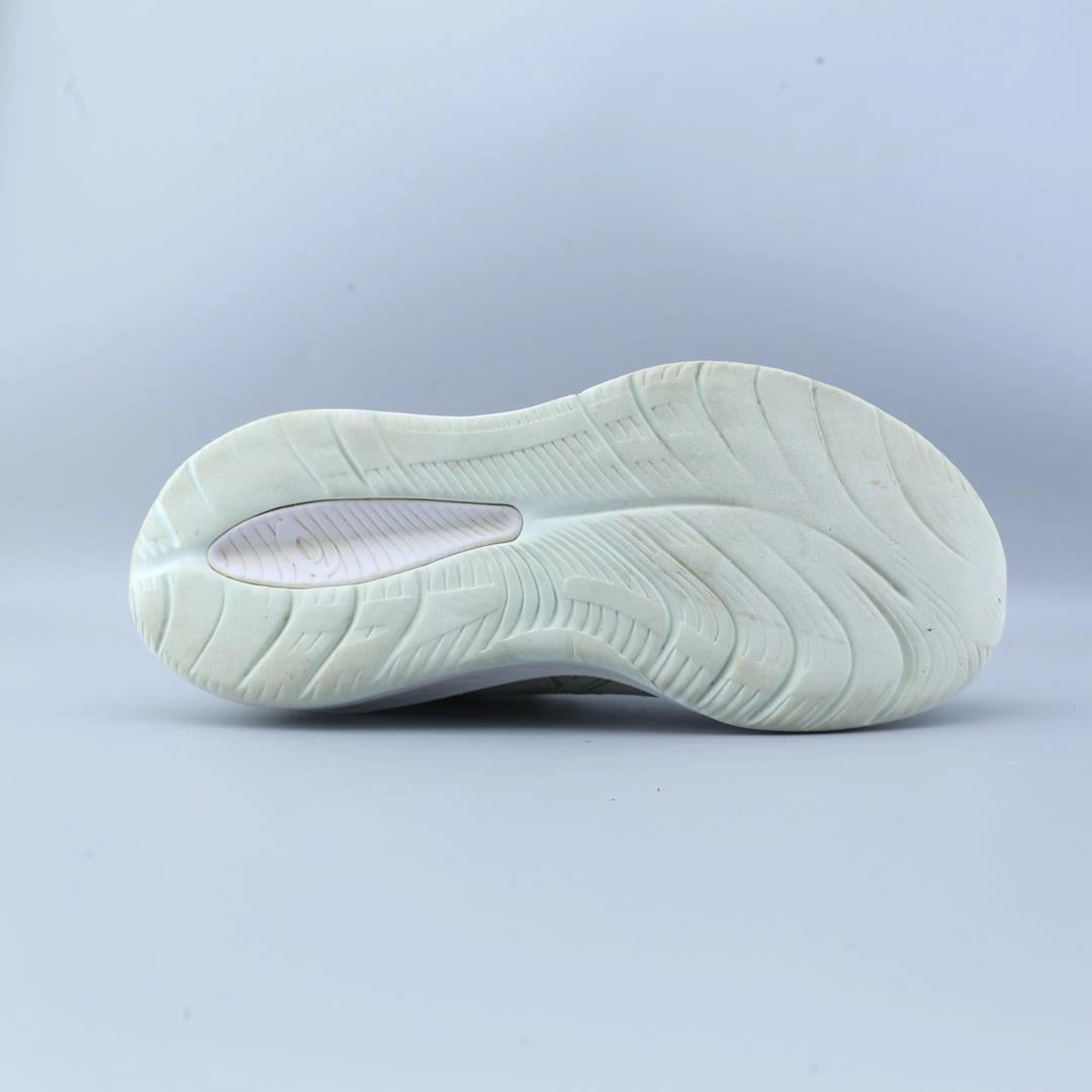 ASICS GEL CUMULUS 26 performance running shoe photos