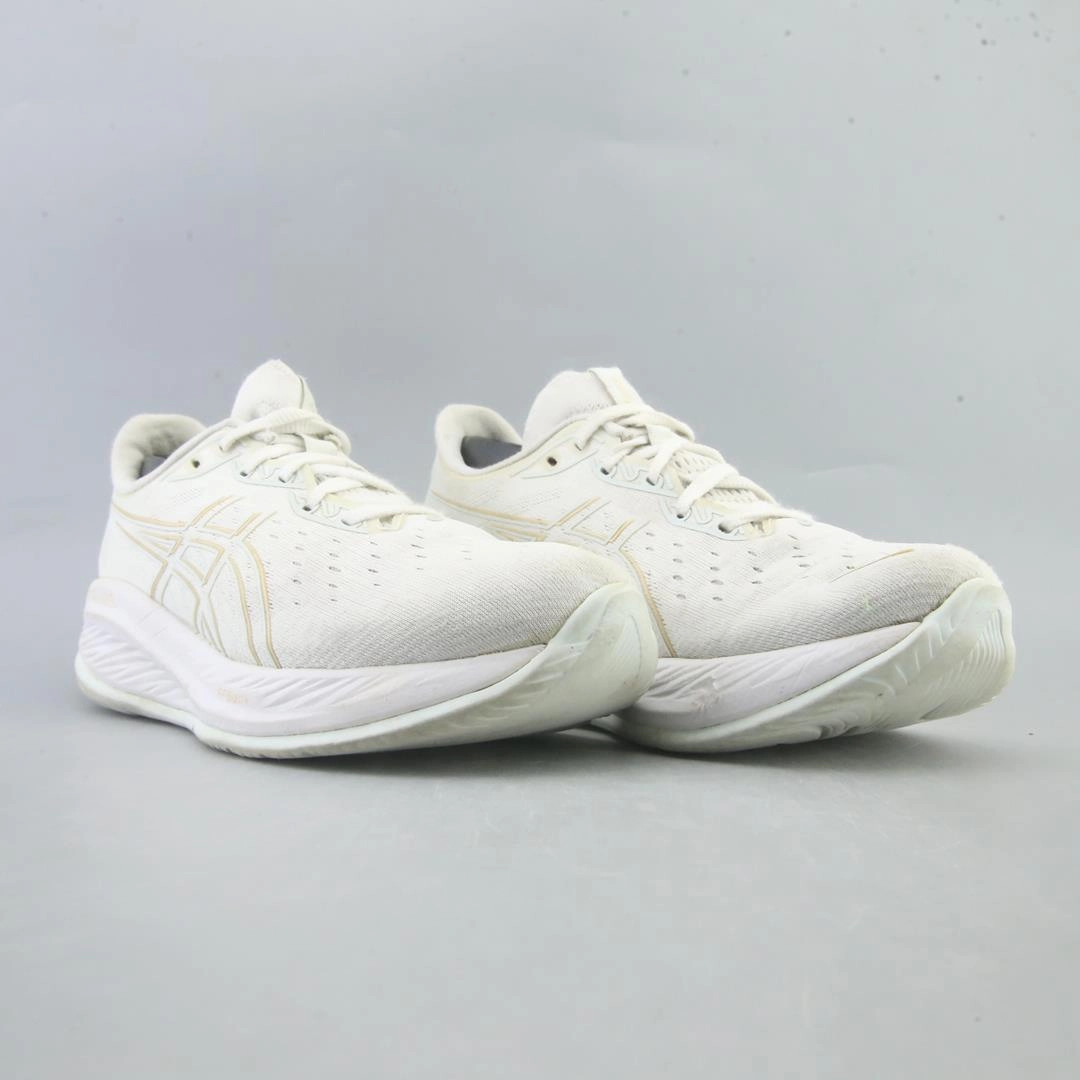 ASICS GEL CUMULUS 26 performance running shoe photos