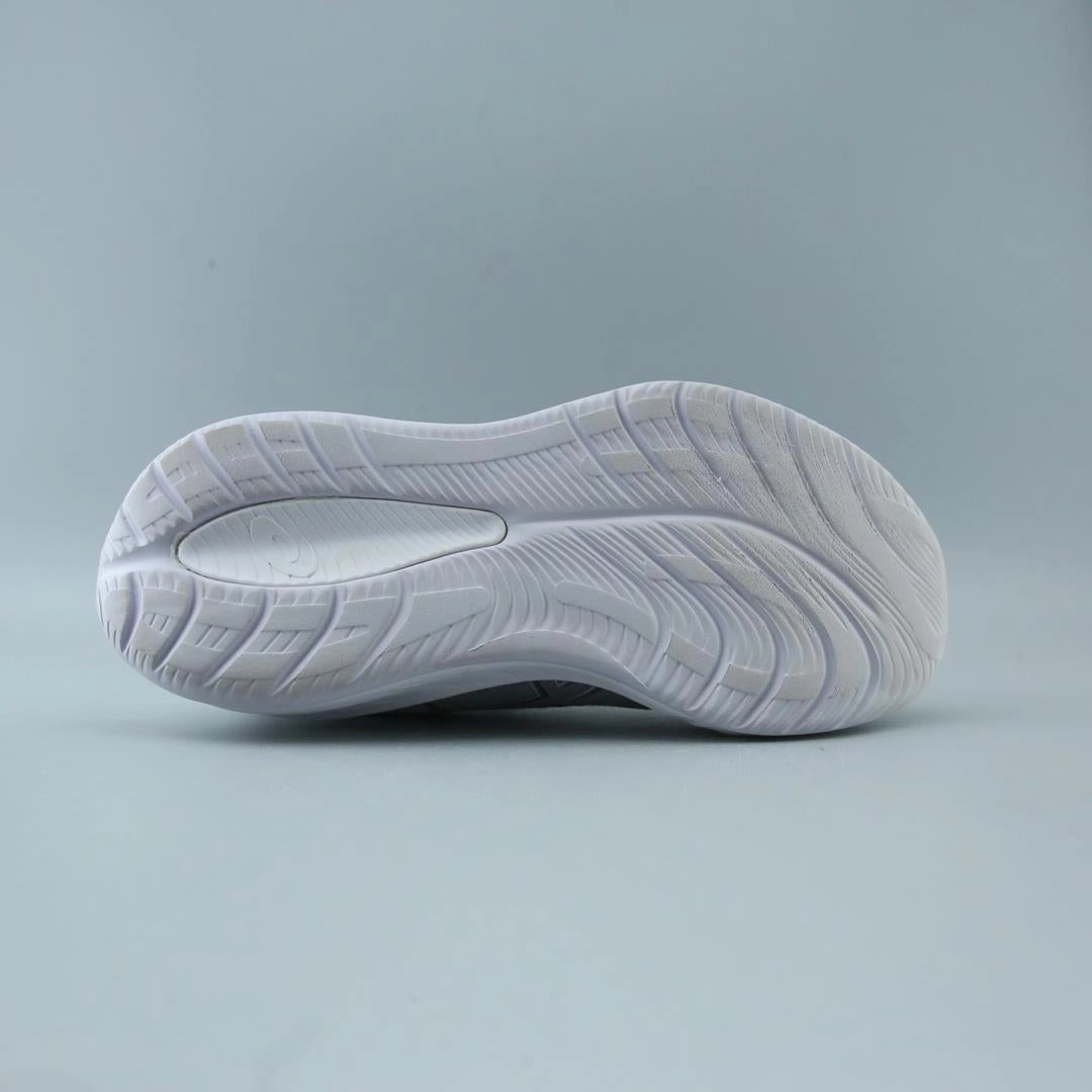 ASICS GEL CUMULUS 26 performance running shoe photos