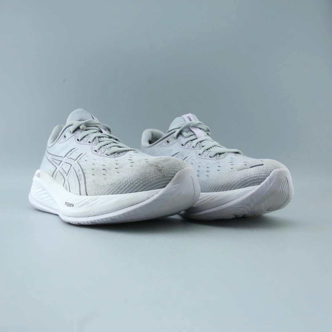ASICS GEL CUMULUS 26 performance running shoe photos