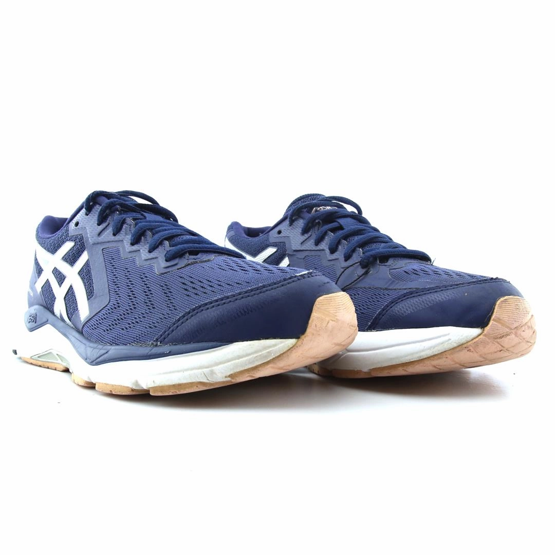 ASICS  GEL-FOUNDATION 13 lightweight athletic shoe visuals