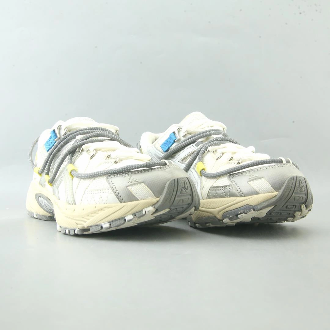 ASICS GEL-KAHANA TR V2 lightweight athletic shoe visuals