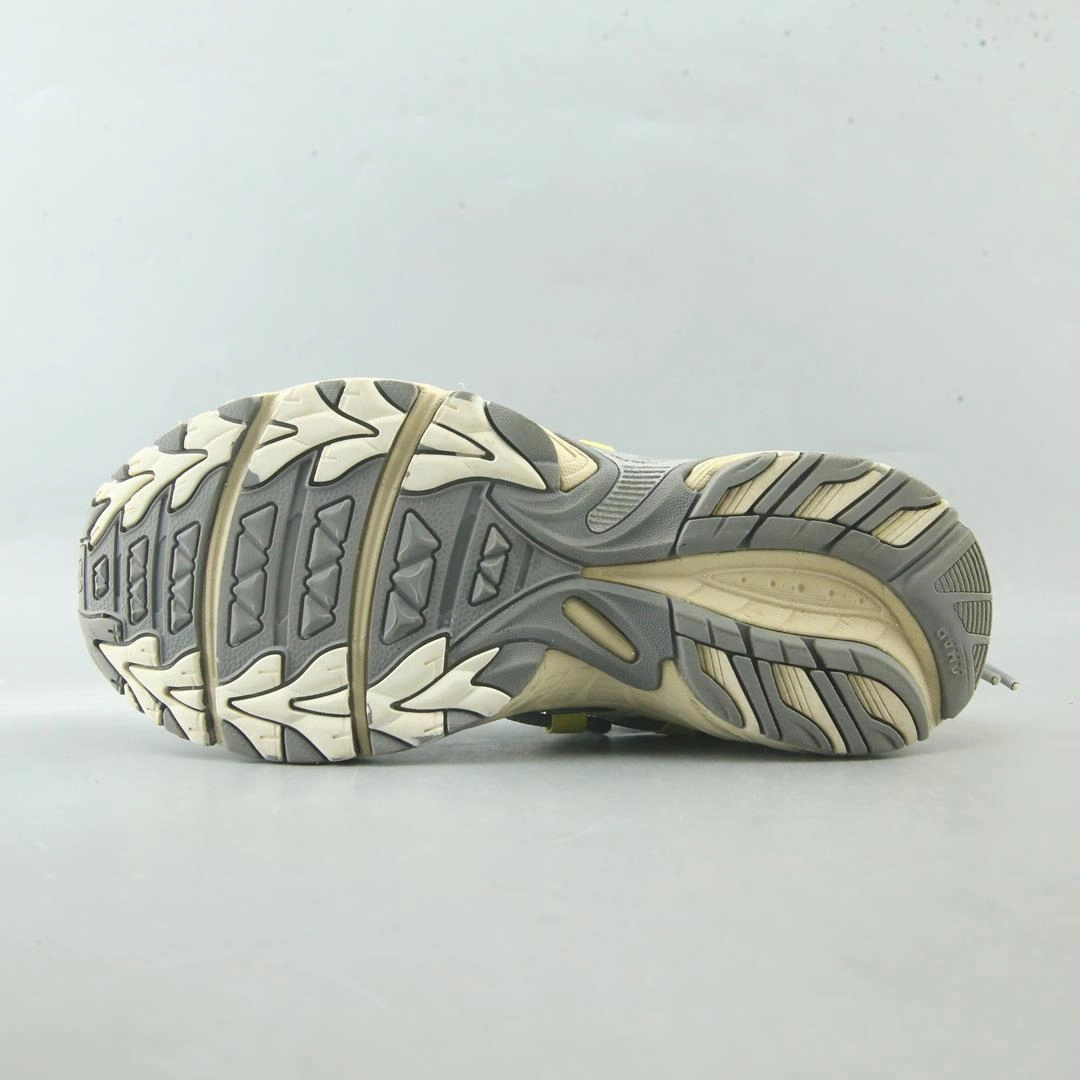 ASICS GEL-KAHANA TR V2 lightweight athletic shoe visuals