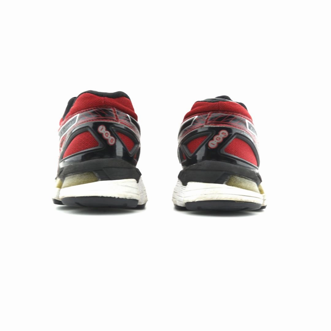 ASICS GEL-KAYANO 20 lightweight athletic shoe visuals