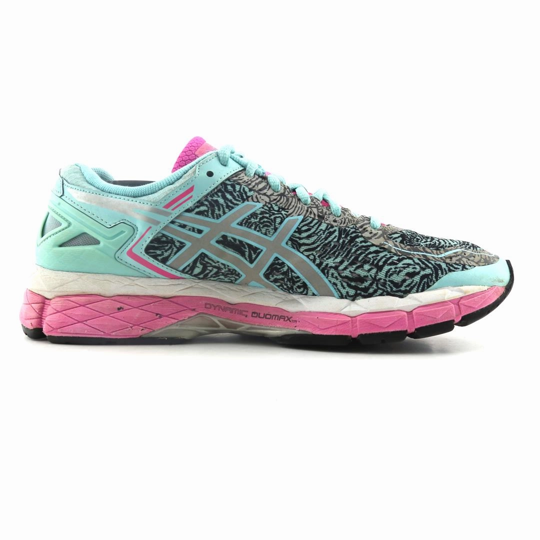 ASICS GEL-KAYANO 22 lightweight athletic shoe visuals