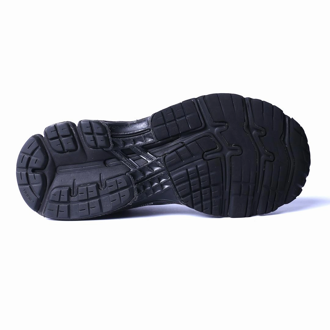 ASICS GEL-KAYANO 26 lightweight athletic shoe visuals