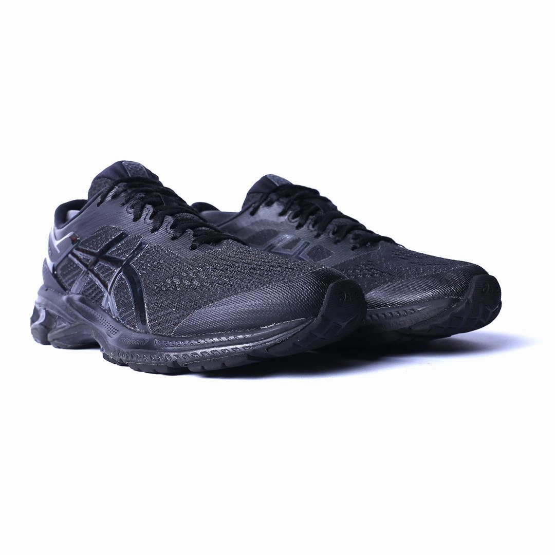 ASICS GEL-KAYANO 26 lightweight athletic shoe visuals
