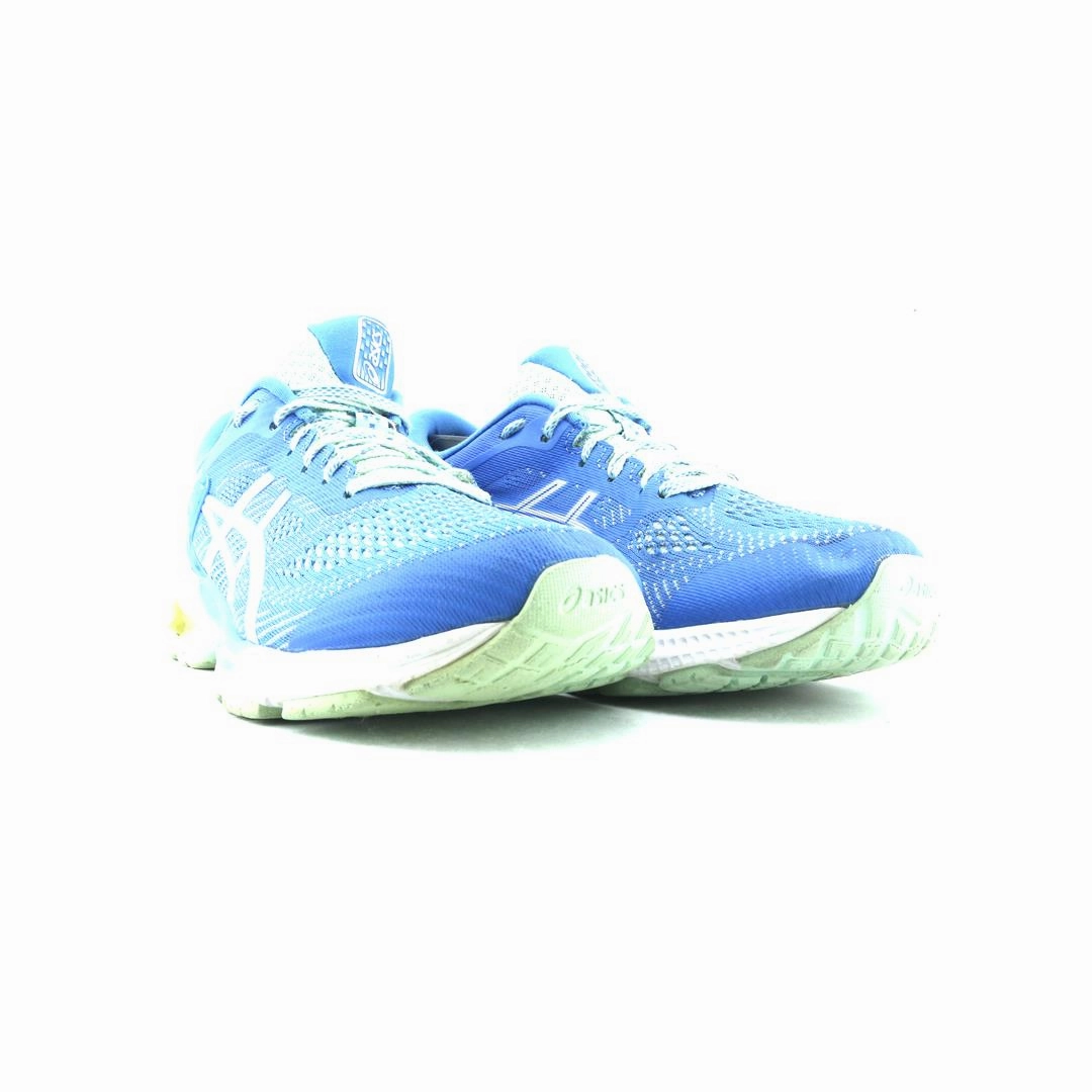 ASICS GEL KAYANO 26 performance running shoe photos