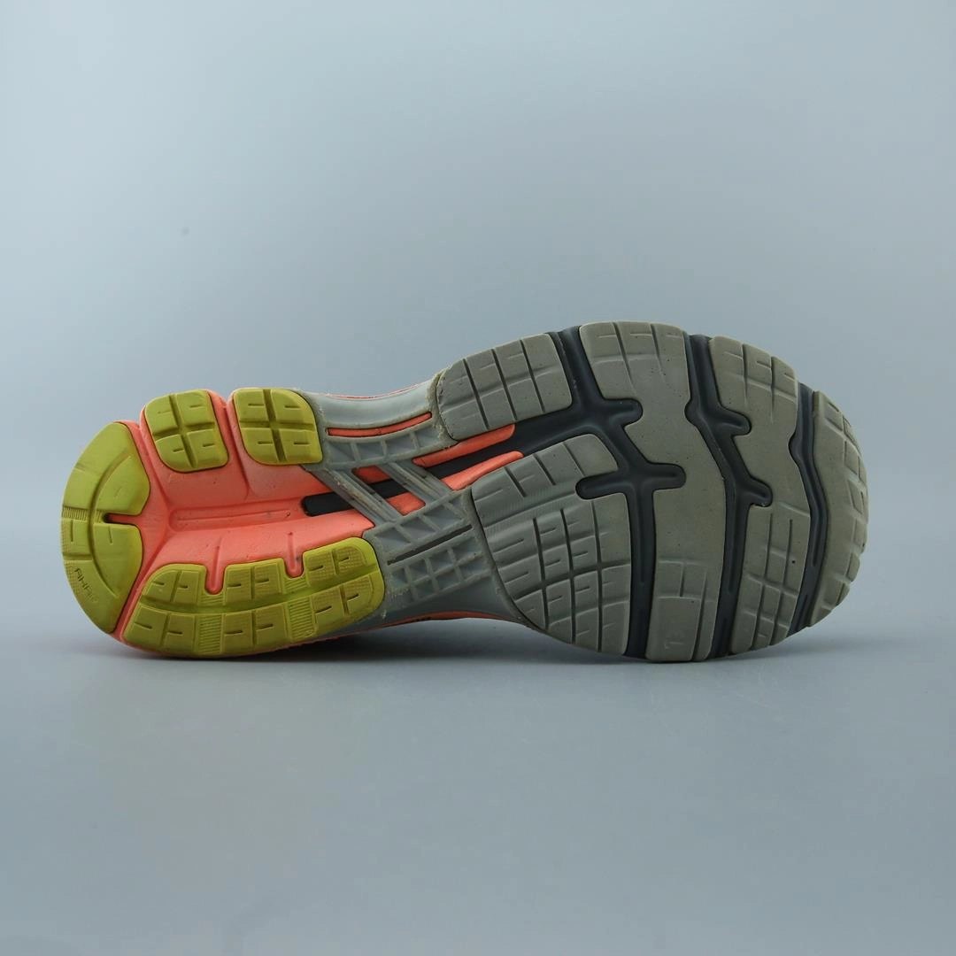 ASICS GEL KAYANO 26 performance running shoe photos