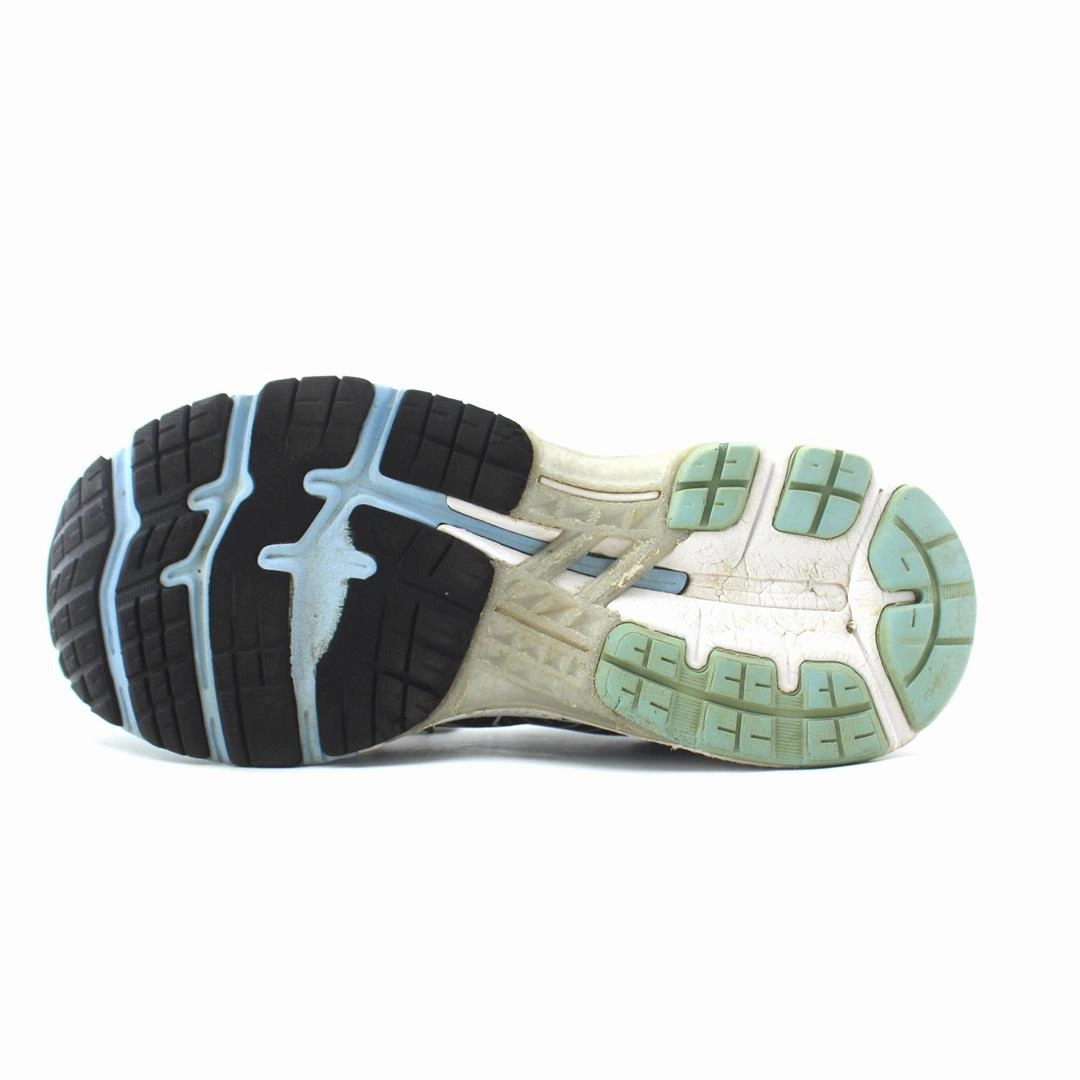 ASICS GEL-KAYANO 26 sporty Asics footwear images