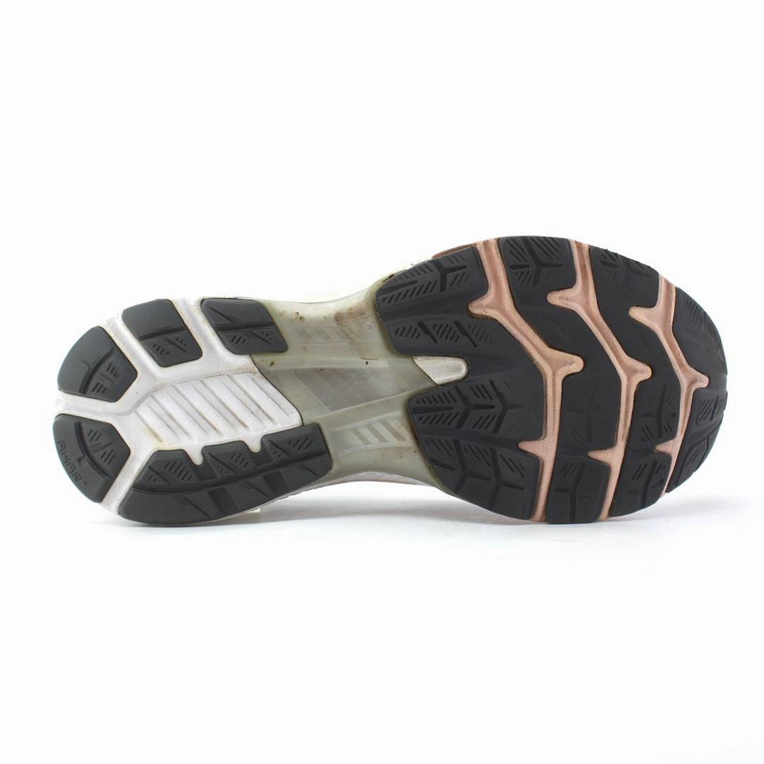 ASICS GEL-KAYANO 27 sporty Asics footwear images
