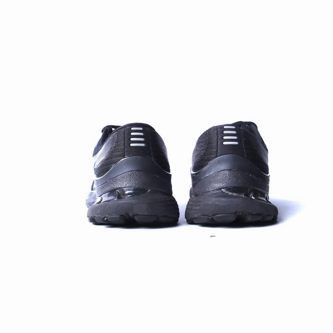 ASICS GEL-KAYANO 28 lightweight athletic shoe visuals