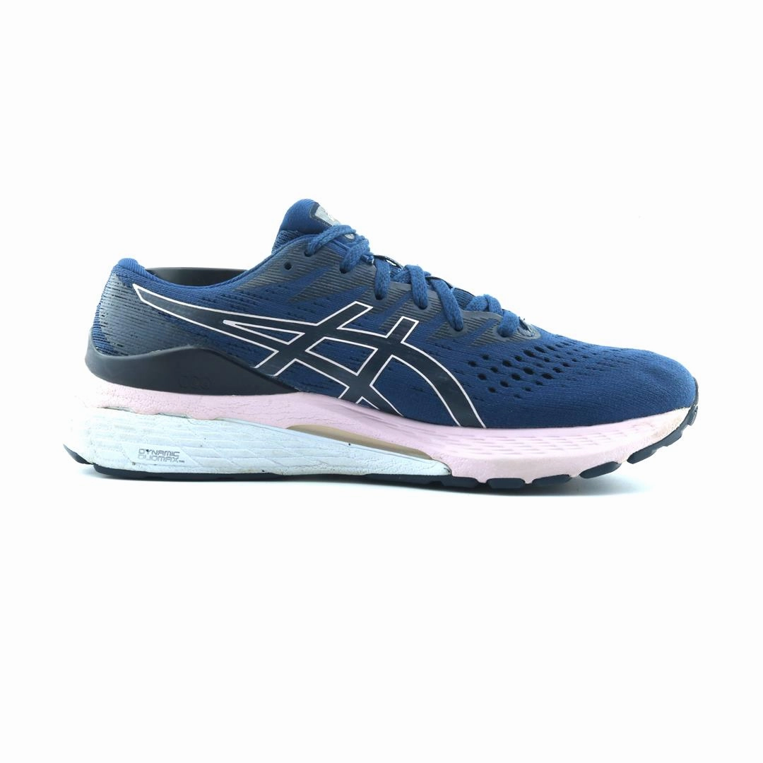 ASICS GEL-KAYANO 28 lightweight athletic shoe visuals